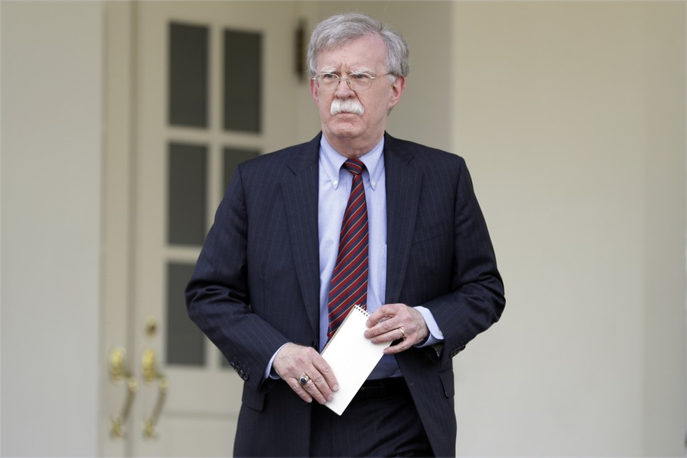 O ex-conselheiro de Segurança Nacional de Donald Trump， John Bolton， durante entrevista na Casa Branca， em 2019. — Foto: Evan Vucci/ AP