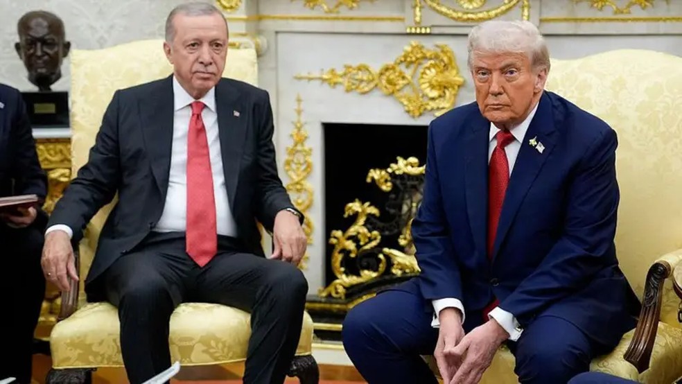 Trump deixou claro para Erdogan que quer que a Turquia pare de comprar petróleo e gás russo — Foto: Bloomberg via Getty Images