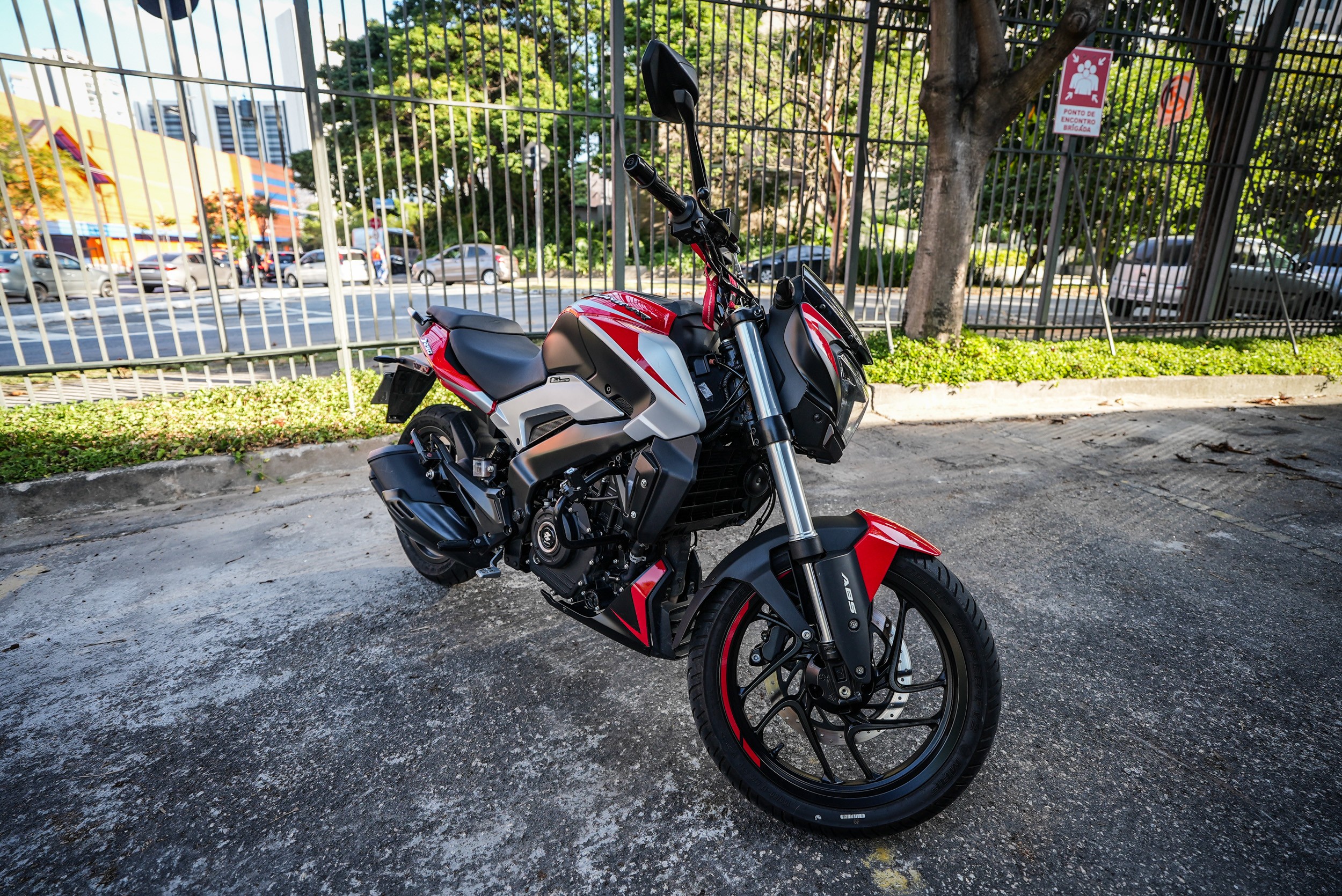 Bajaj Dominar 250 — Foto: g1 | Fábio Tito