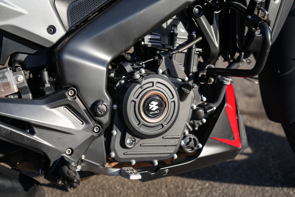 Motor tem 2，39 kgfm de torque， mas é preciso elevar a rotação para extrair o máximo da moto — Foto: g1 | Fábio Tito